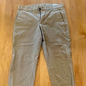 GAP Men's Khaki Straight Stretch Chinos - Light Tan